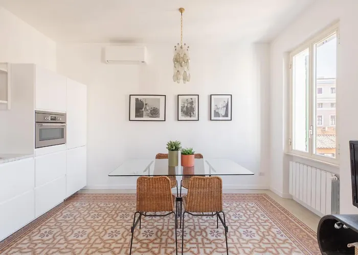 Iflat Lovely Apartment With View On Pope Window